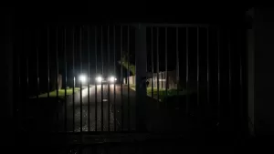 Awaryjne otwieranie bramy garażowej z zewnątrz