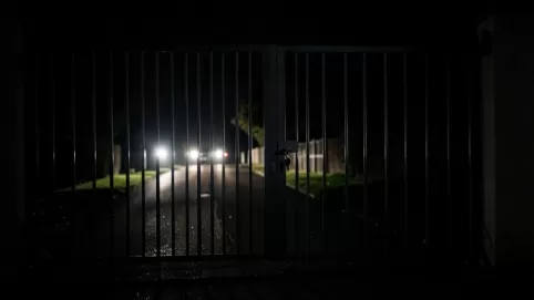 Awaryjne otwieranie bramy garażowej z zewnątrz