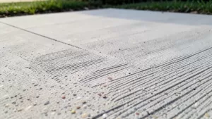 beton szczotkowany na podjazd