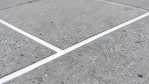 fuga do płyt betonowych na taras