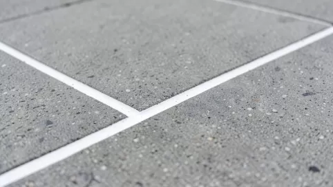 fuga do płyt betonowych na taras