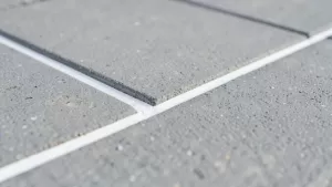 Fuga do płyt tarasowych betonowych