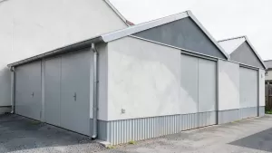 garaże blaszane tynkowane
