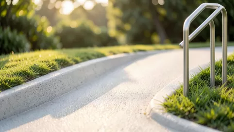 kąt nachylenia podjazdu dla wózków nie może przekraczać 8 stopni