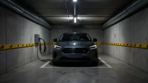 Ładowanie samochodu elektrycznego w garażu podziemnym przepisy