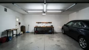 Na jakiej wysokości lampy w garażu