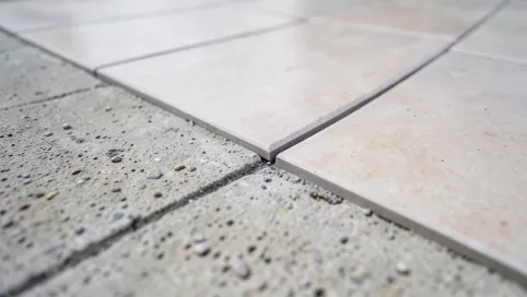 Płytki na tarasie betonowym