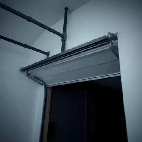 Ciepły montaż bramy garażowej