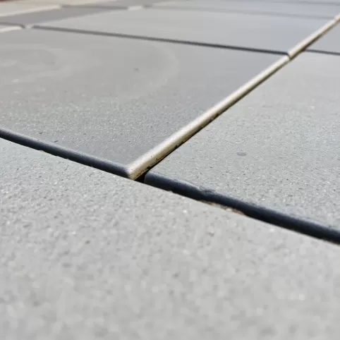 Fuga do płyt tarasowych betonowych