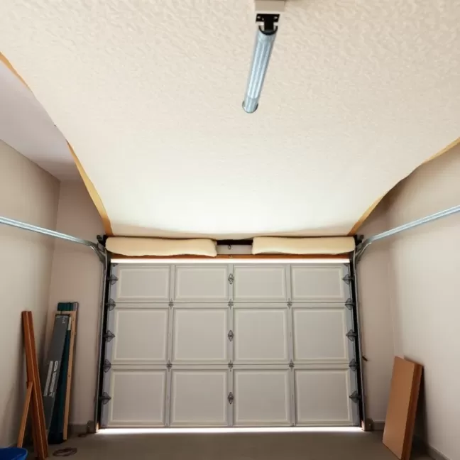 Jak ocieplić bramę garażową uchylną