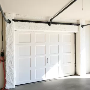 Jak ocieplić drzwi garażowe styropianem