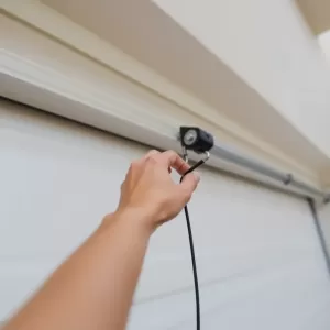 Jak otworzyć bramę garażową ręcznie od zewnątrz