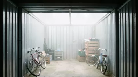 jak pozbyć się wilgoci w garażu blaszanym