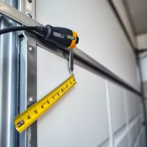 Jak skrócić bramę segmentową