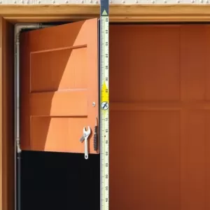 Jak wypoziomować bramę garażową