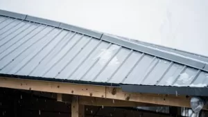 kąt nachylenia dachu garażu blaszanego