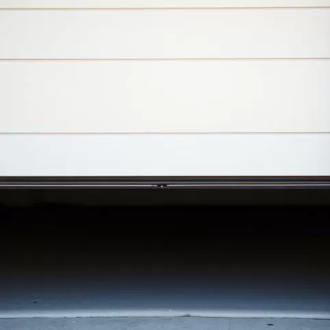 Malowanie drzwi garażowych cena