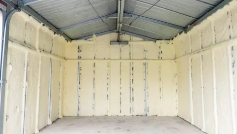 pianka do ocieplenia garażu blaszanego