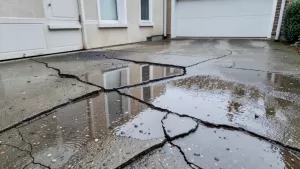 Podjazd betonowy do garażu